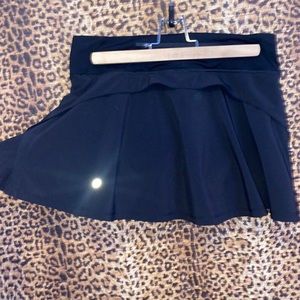 black lululemon skirt